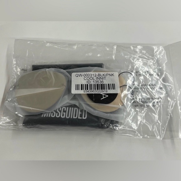 Quay Australia Cool Innit Black/Pink Mirror Lenses